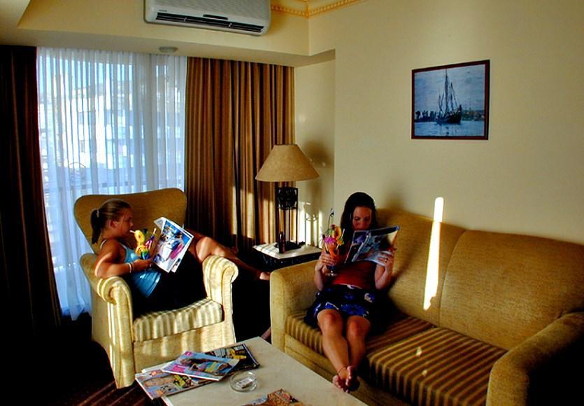 קוסדסי Hotel By Karaaslan Inn מראה חיצוני תמונה