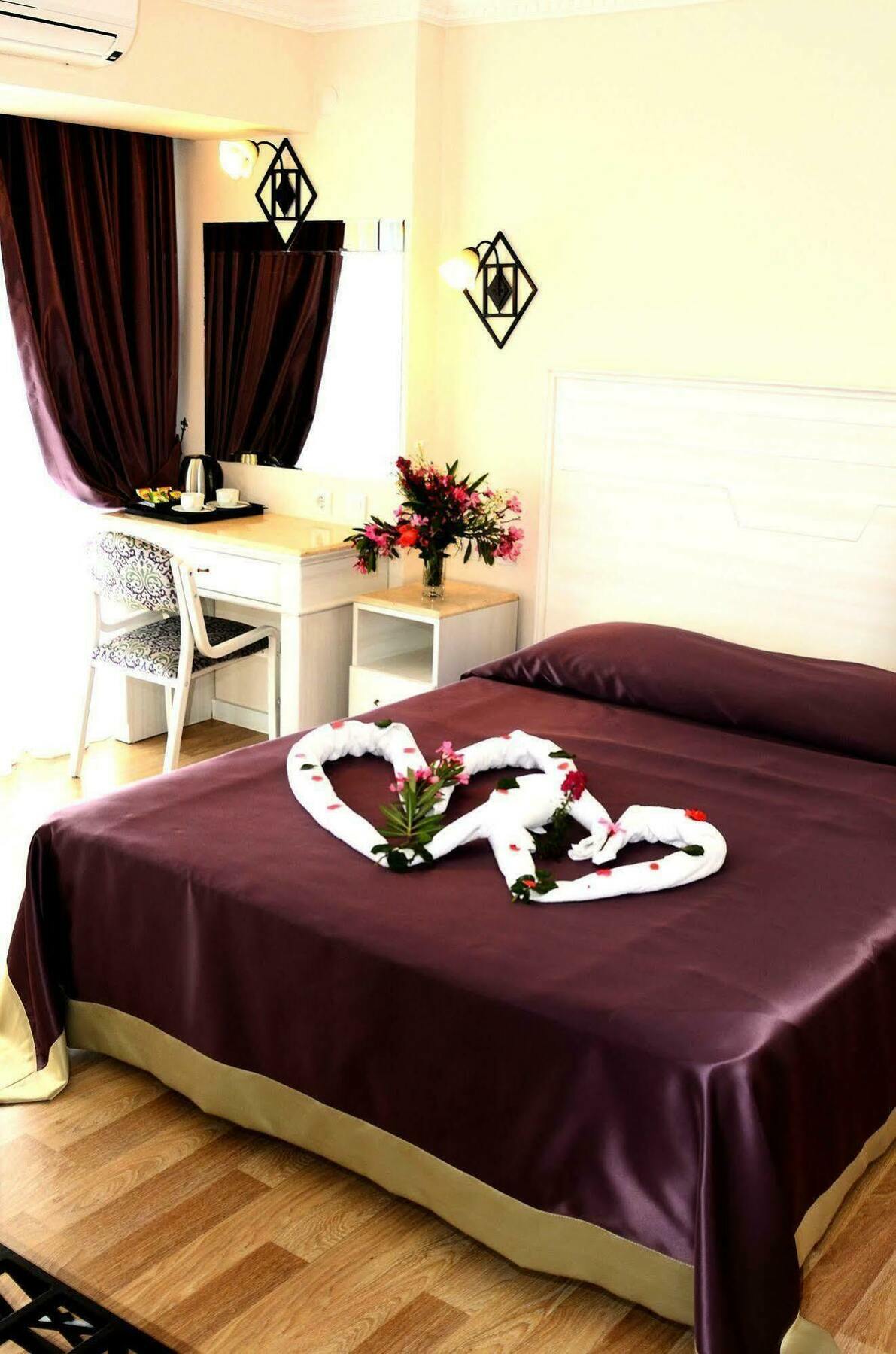קוסדסי Hotel By Karaaslan Inn מראה חיצוני תמונה